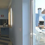 بيت للعطل Yellow Door