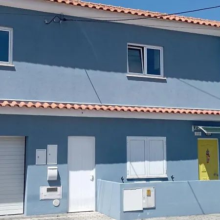 Prázdninový dům Yellow Door *